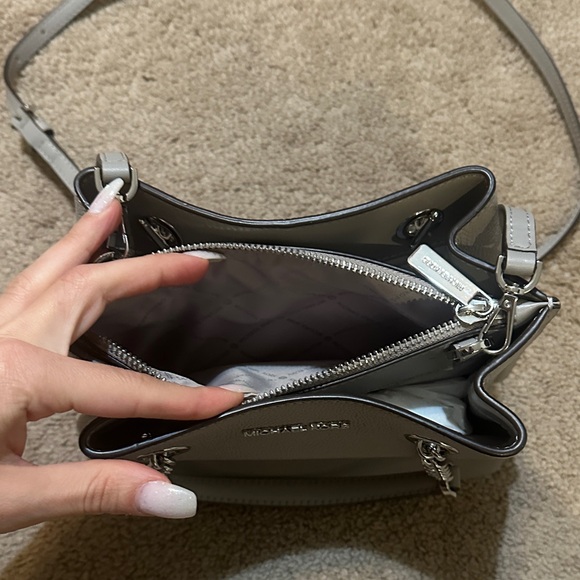 Michael Kors Silver Chain Shoulder Bag - Picture 4 of 5